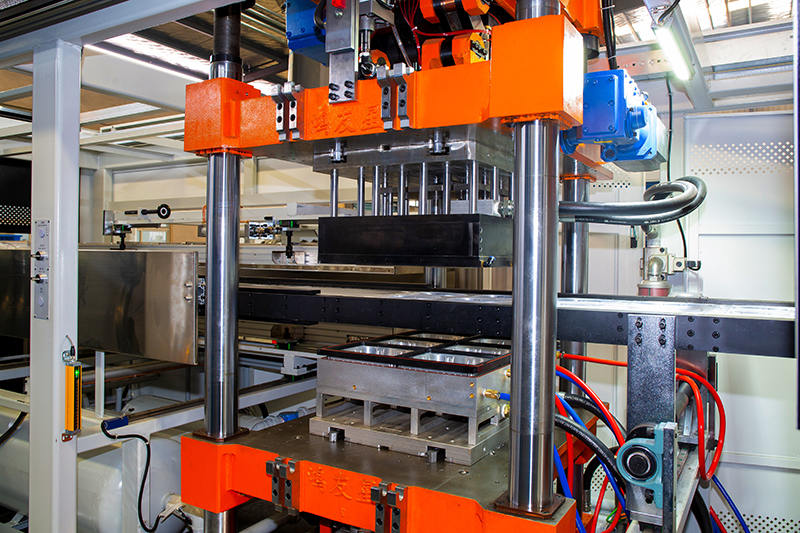 نمایش کارخانه 12